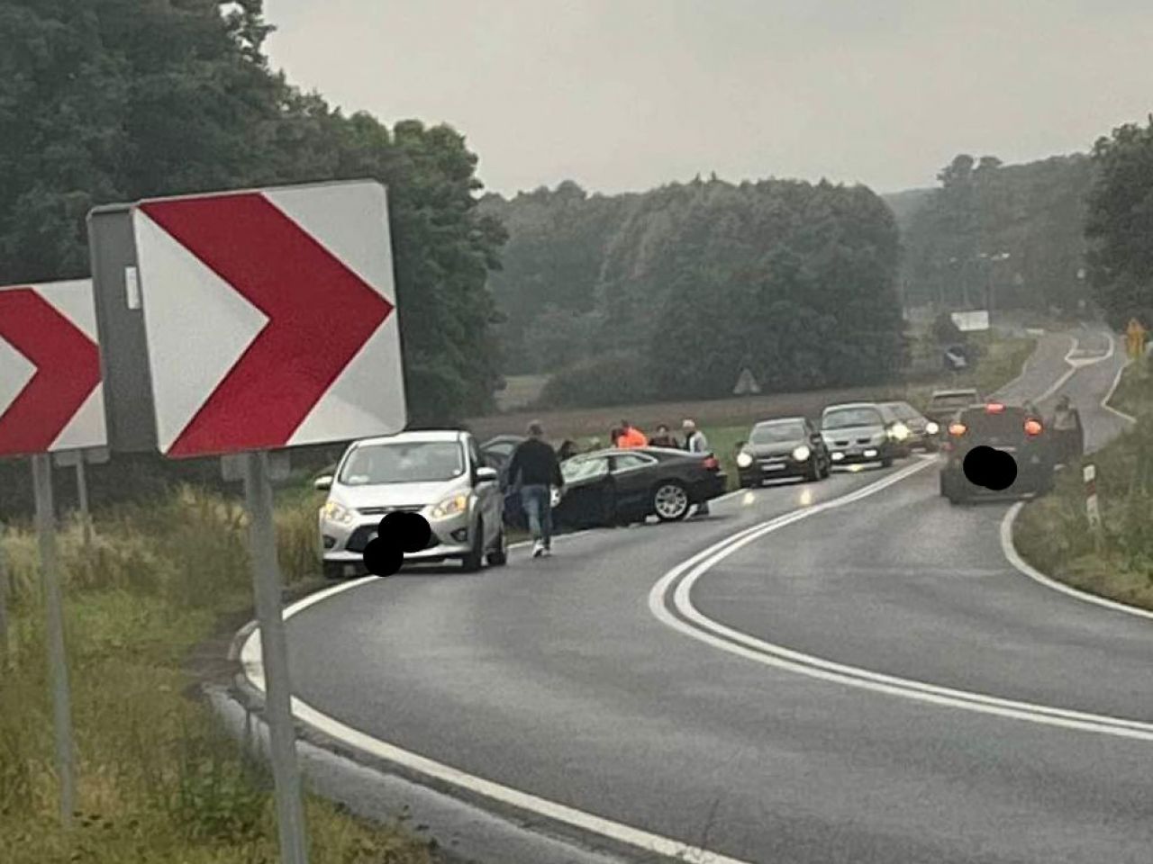 Tragiczny wypadek pod Kępiną. Nie żyje 88-letnia pasażerka, jeden z kierowców pod wpływem alkoholu
