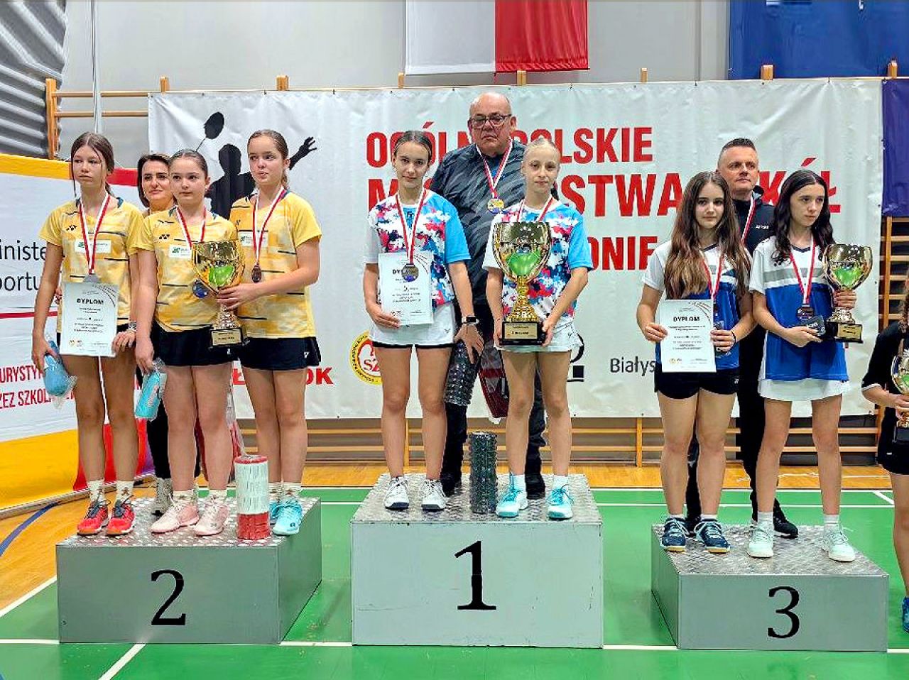 Złoty sukces SP Sarbice i wysokie miejsce I LO w Turku podczas Ogólnopolskich Mistrzostw Szkół w Badmintonie