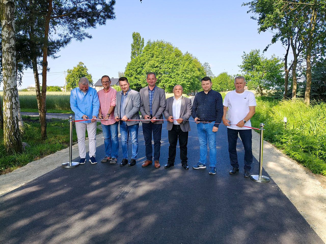 Nowe nawierzchnie w Kawęczynie i Głuchowie. Dwie inwestycje drogowe zakończone