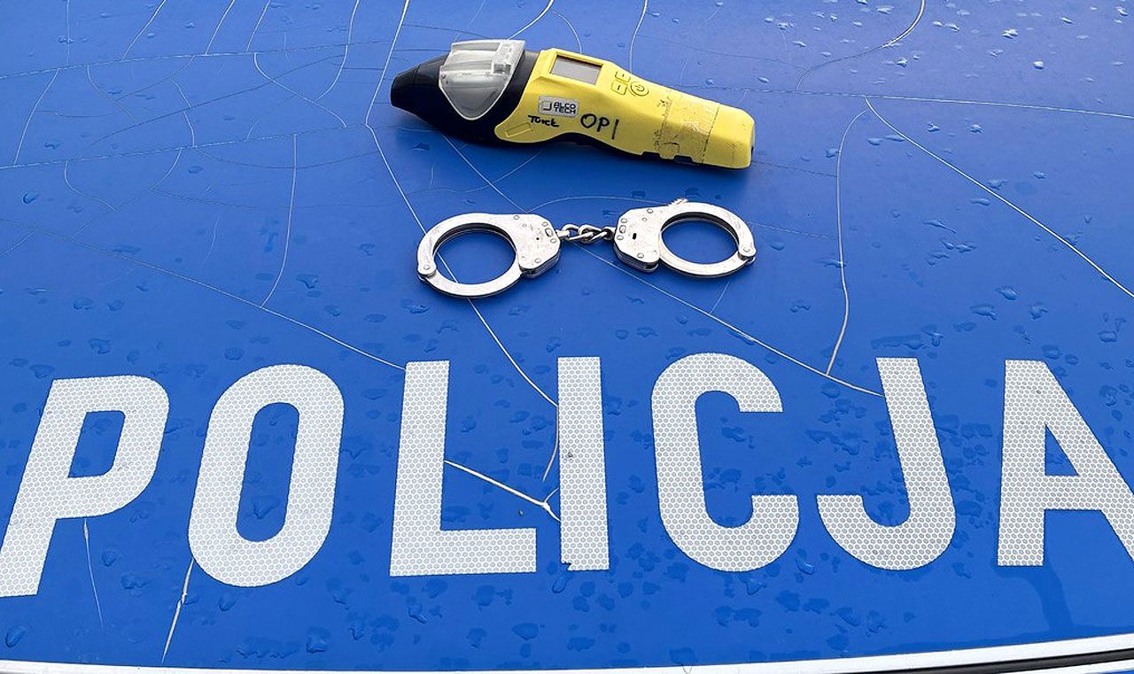 Alkohol i brak uprawnień. Policja eliminuje z dróg kolejnych pijanych kierujących